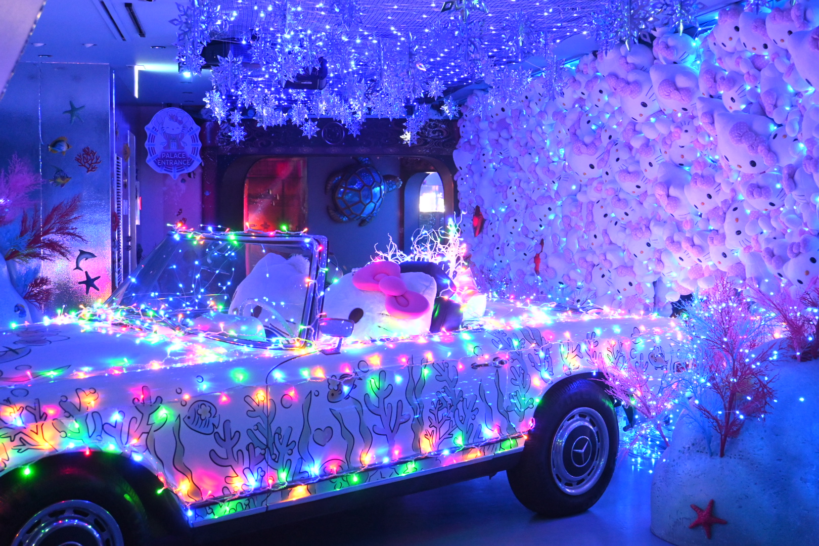 ショーも!遊びも!!カワイイ体験!!!APPLE LANDの楽しみ方をハローキティ