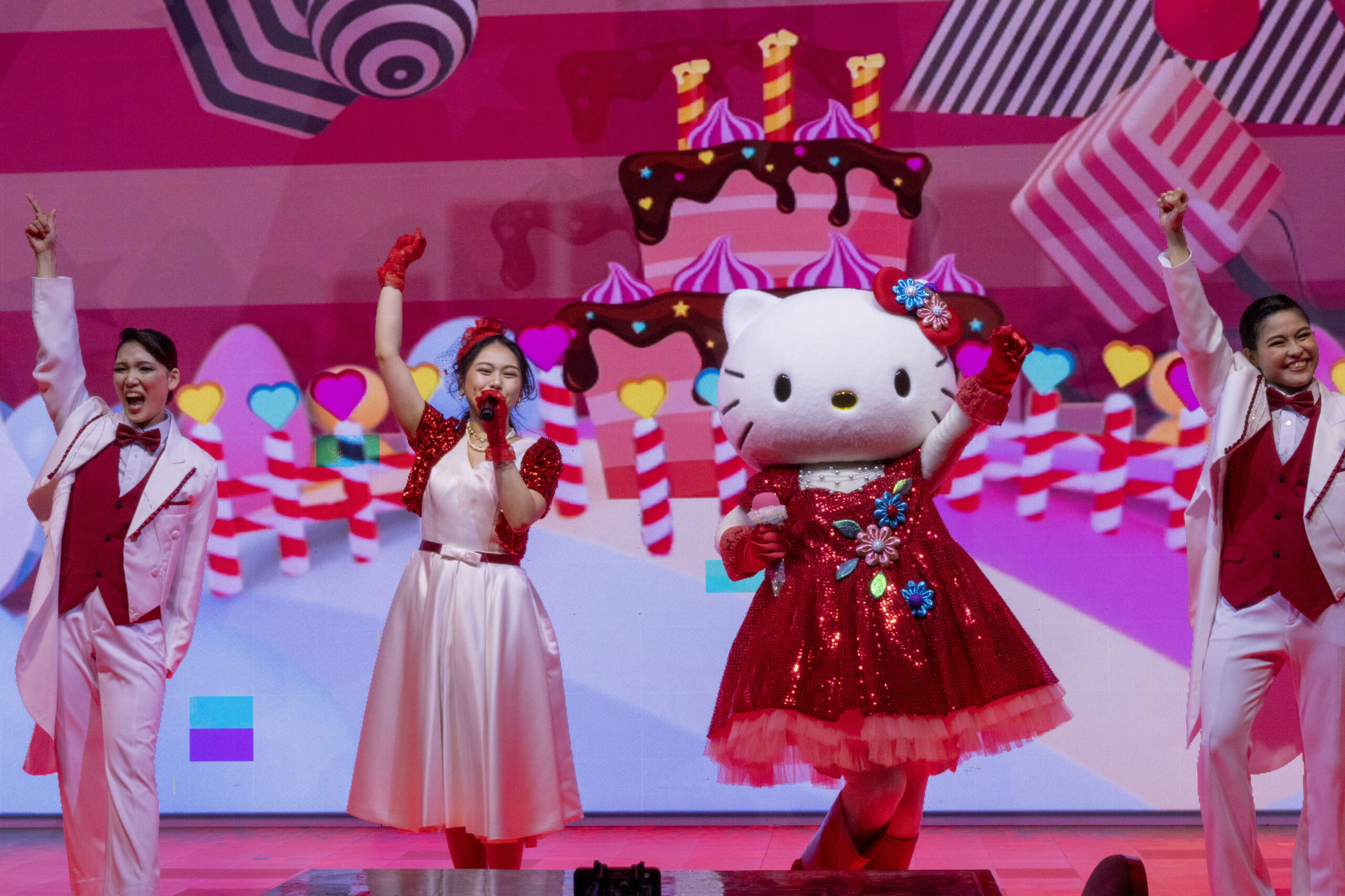 速報！】11/25(土)にあのお友達がキティちゃんのお誕生日をお祝い！？-AWAJI HELLO KITTY APPLE LAND- | AWAJI HELLO  KITTY APPLE LAND