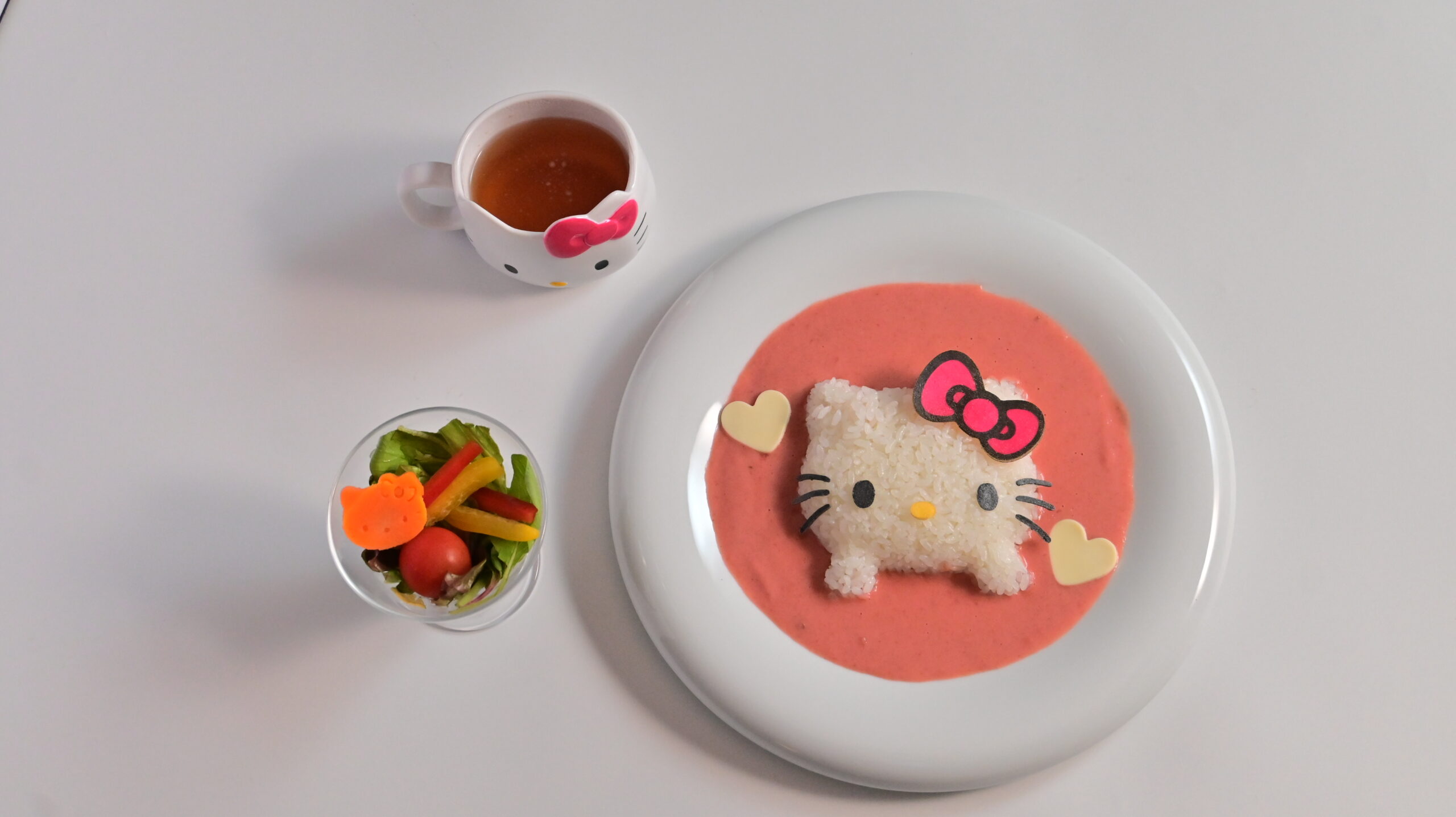 学生必見?】ハローキティのピンクカレー！？淡路島の「レストラン 