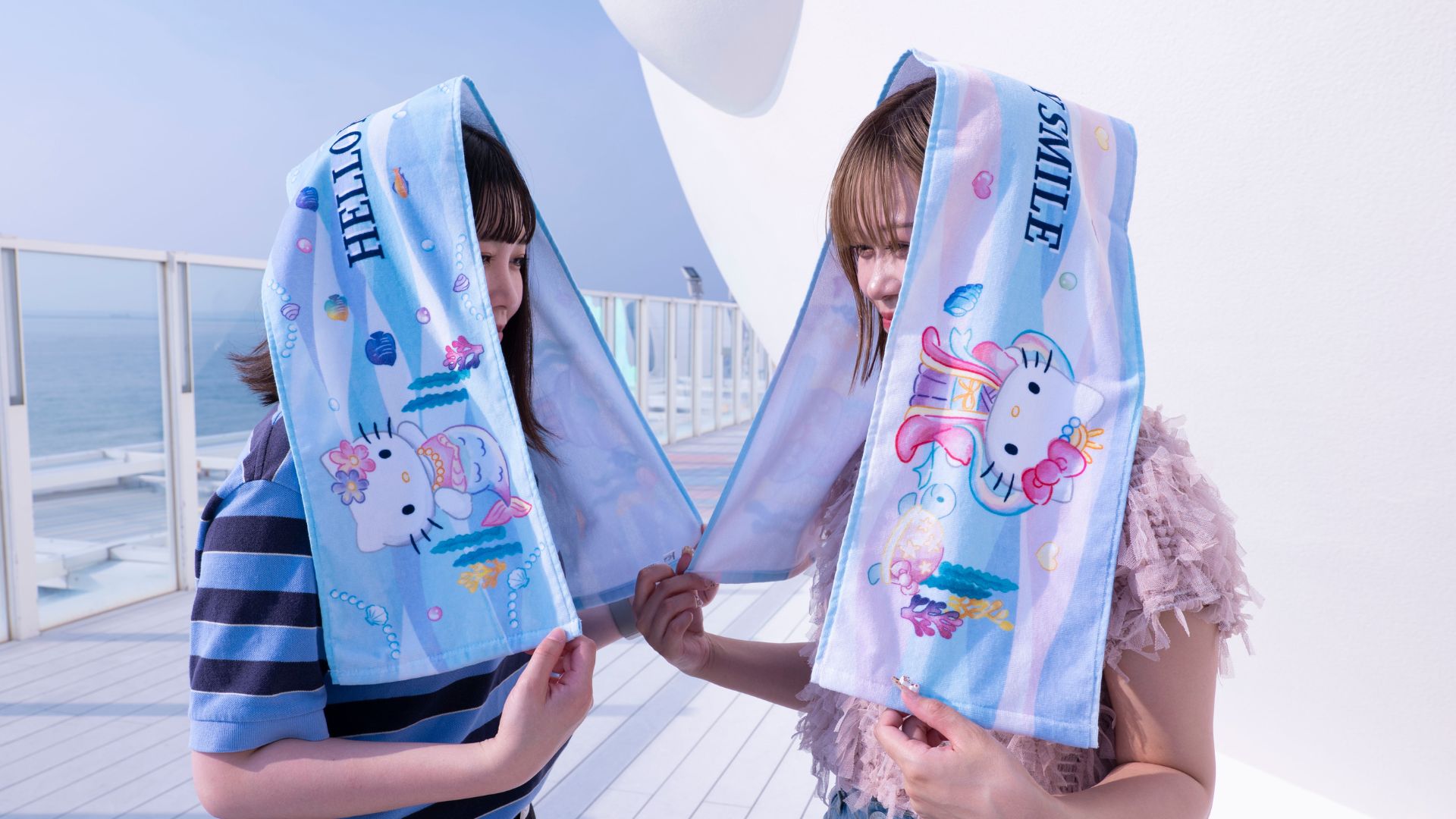 ここでしか手に入らない！】ハローキティスマイル限定！マフラータオル 