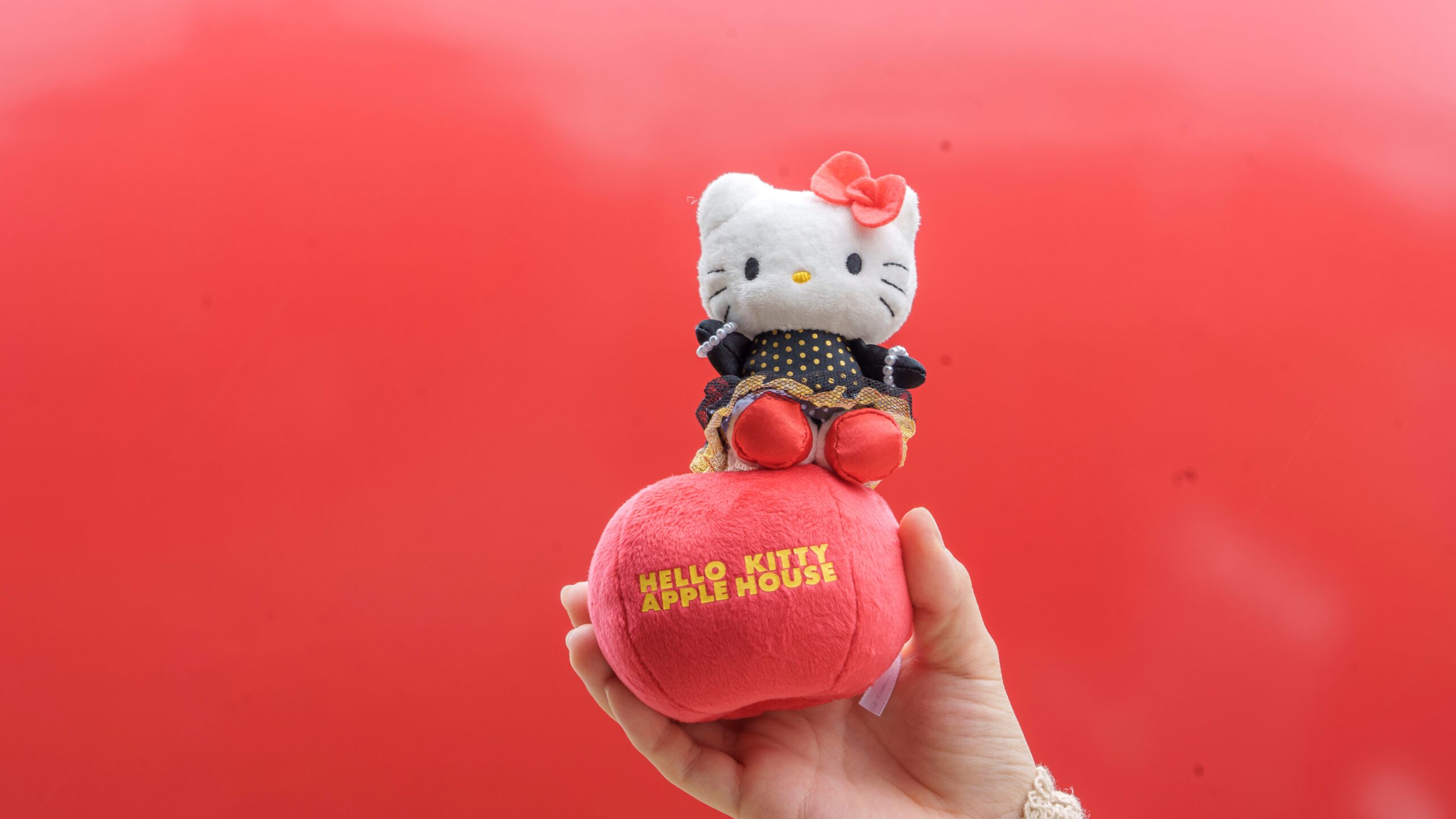 ハローキティ　きのこの山マスコット ハローキティ きのこの山アクション マスコット - メルカリ